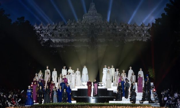 Modinity Fashion Parade 2026 Sukses Besar, Borobudur Disulap Jadi Runway Spektakuler