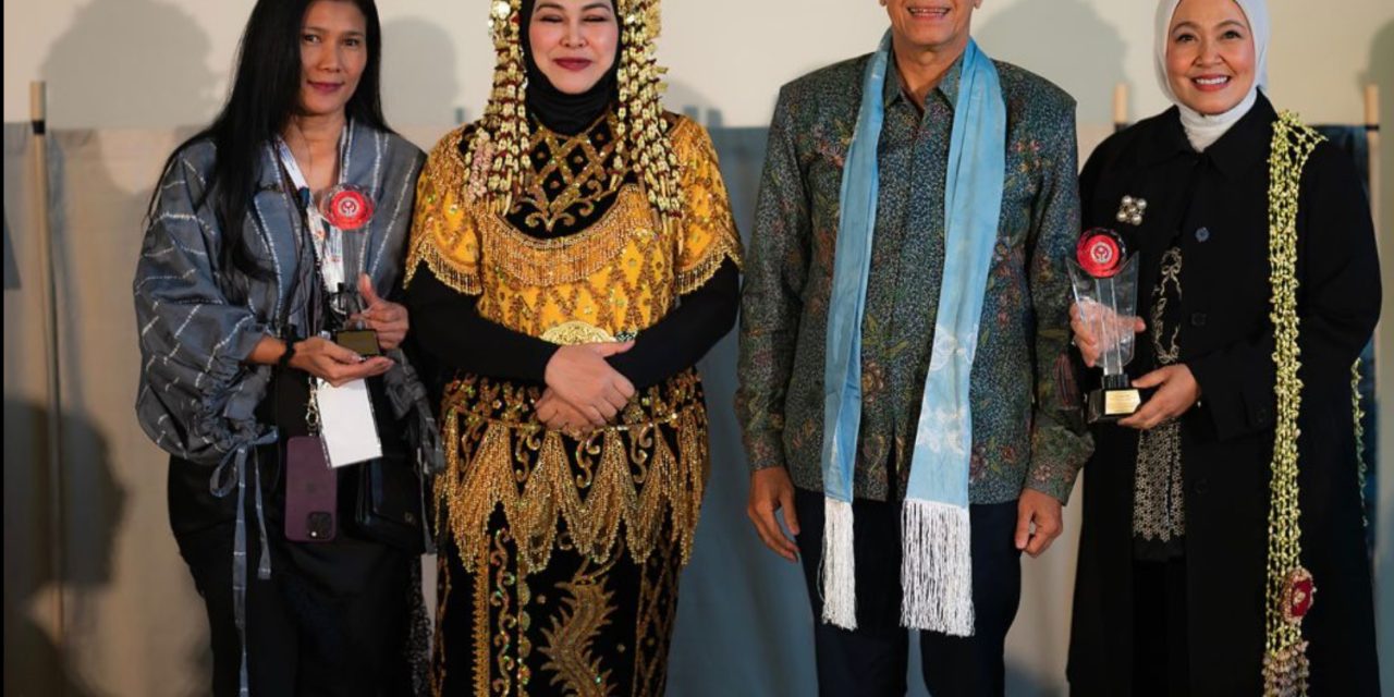 Kain Tradisional Kalsel Bersinar di Eropa, Sasirangan Tanah Laut Curi Perhatian Belgia