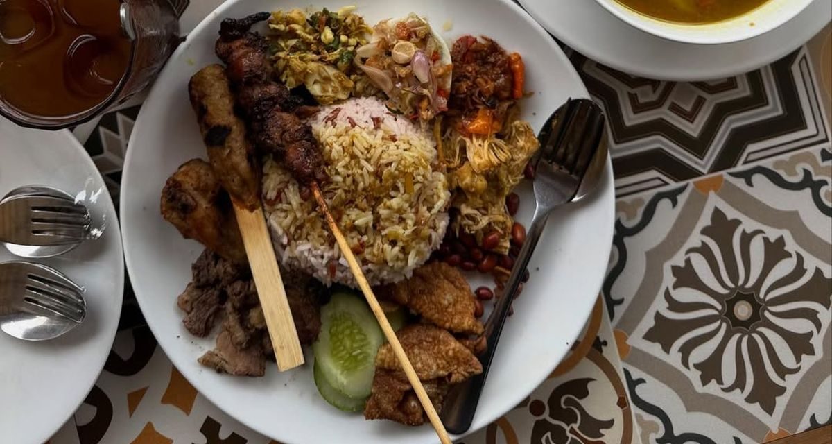 Rasa Bali di Ibu Kota: 7 Nasi Campur Bali Halal yang Bikin Ketagihan