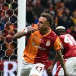 Insiden Mengerikan Noa Lang, Darah Mengucur di Laga Liverpool vs Galatasaray