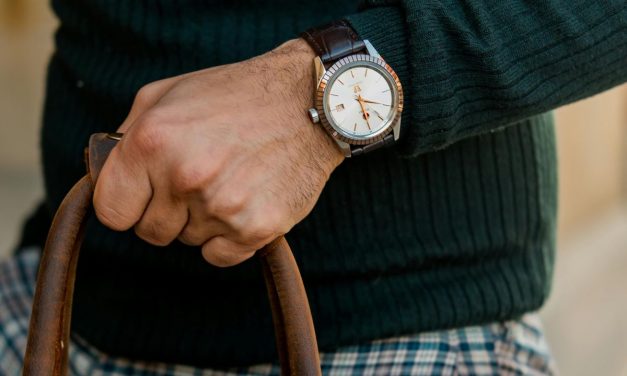 Tren Gaya Old Money Meledak di 2026, Pria Tinggalkan Fashion Baggy!