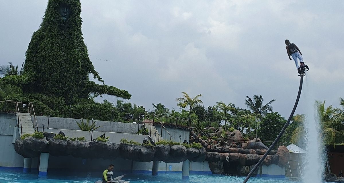 Flyboard Dusun Semilir Viral! Sensasi Terbang di Atas Air Bikin Pengunjung Ketagihan