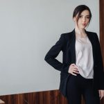 Rahasia Fashion Wanita 50+: Dress Ini Bikin Tampil Anggun dan Stylish