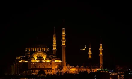 Malam Lailatul Qadar Jadi Lebih Meriah! Ini Tradisi Unik di Berbagai Daerah Indonesia