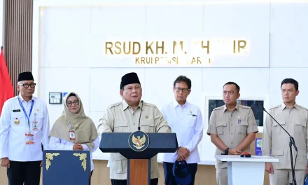 Prabowo Ingatkan Pengusaha Patuh Hukum Teknologi Bijak