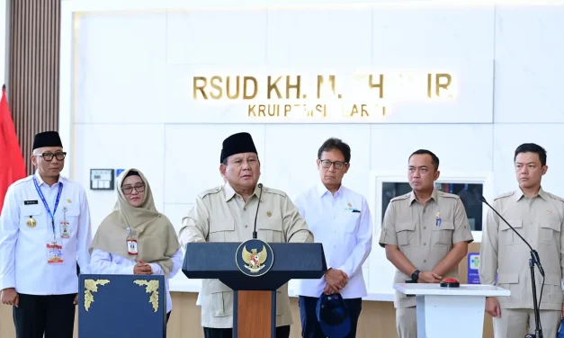 Prabowo Ingatkan Pengusaha Patuh Hukum Teknologi Bijak