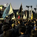 Massa Bertahan di DPR/MPR Jakarta Saat Audiensi Mahasiswa