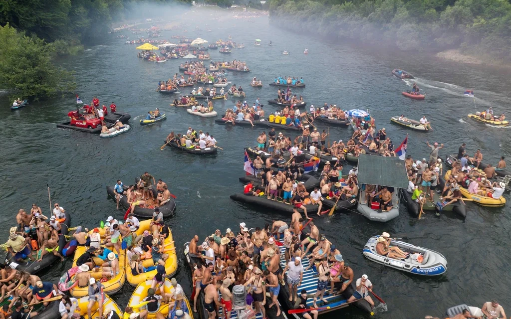 Regatta Drina 2026 Kembali Semarak, Karnaval Air Terbesar Eropa Tarik Ribuan Peserta