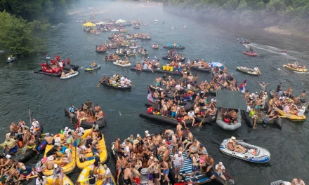 Regatta Drina 2026 Kembali Semarak, Karnaval Air Terbesar Eropa Tarik Ribuan Peserta