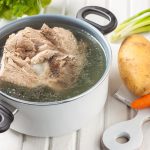 Rebus Daging Pakai Air Panas atau Air Dingin? Ini Perbedaan Hasilnya pada Tekstur dan Kaldu