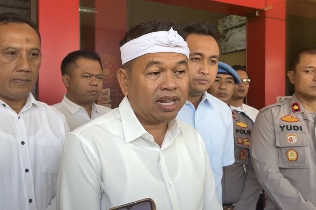 Dedi Mulyadi Beri Bantuan Pendidikan