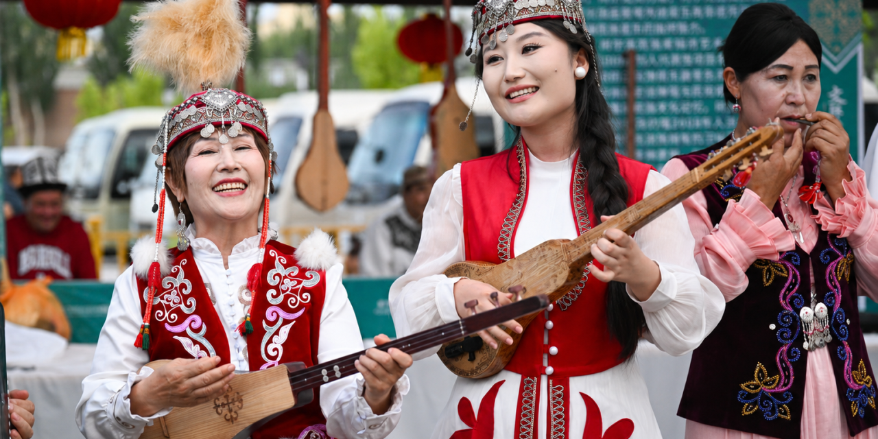 Festival Budaya Manas Tampilkan Pesona Warisan Tak Benda Xinjiang
