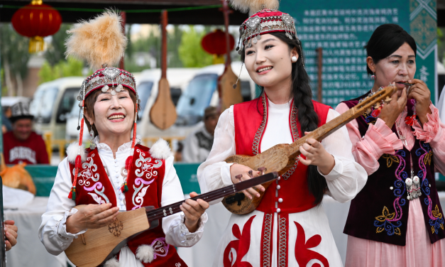 Festival Budaya Manas Tampilkan Pesona Warisan Tak Benda Xinjiang