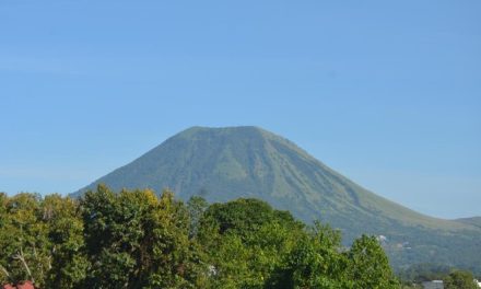 Wisata Gunung Lokon Tomohon, Nikmati Panorama Alam dari Ketinggian 1.580 Mdpl