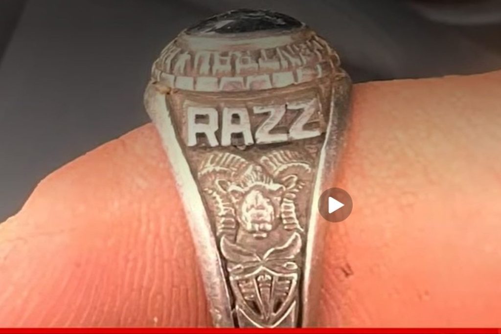 Cincin hilang 28 tahun ditemukan dengan detektor logam di Danau Great Sacandaga, New York.
