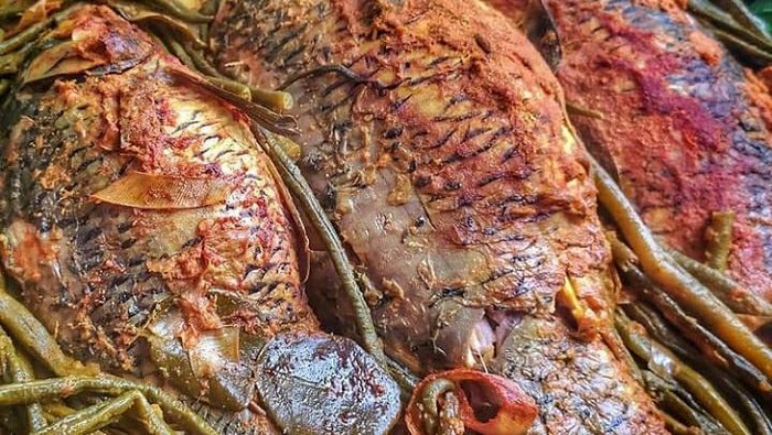 Mengenal Makna Ikan Mas Arsik di Pernikahan Batak Toba